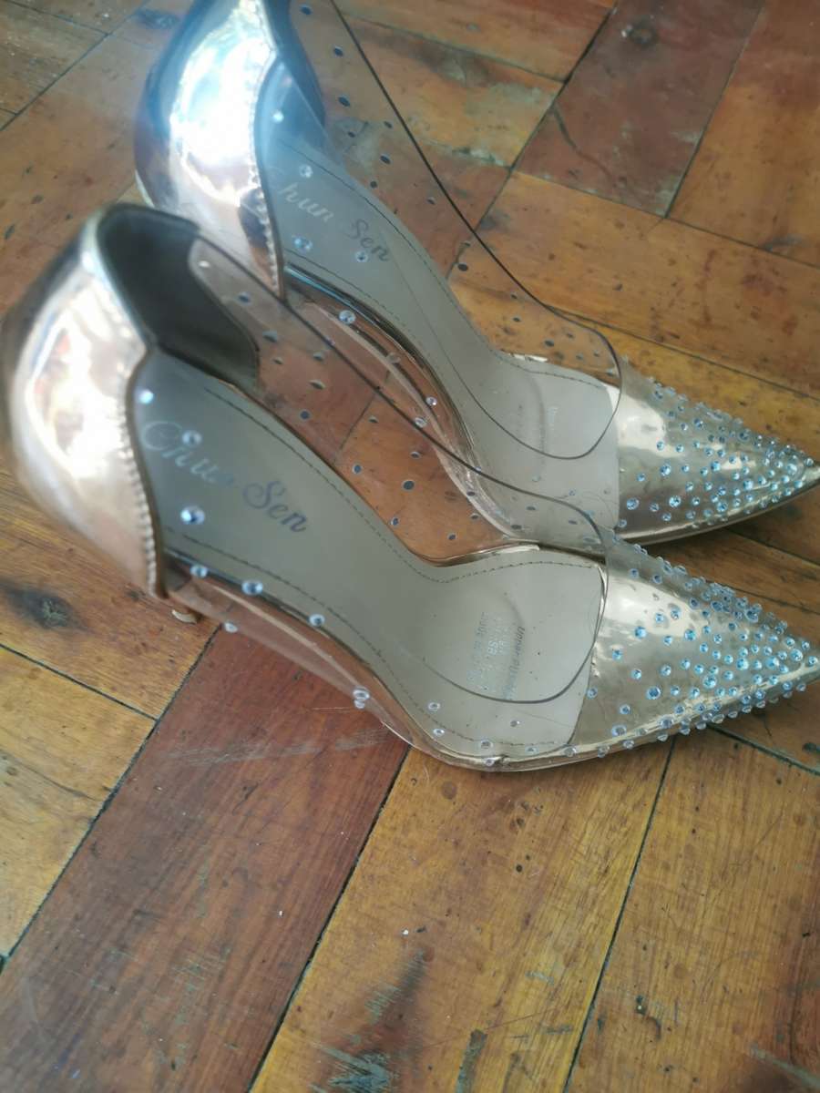 champagne colour shoes